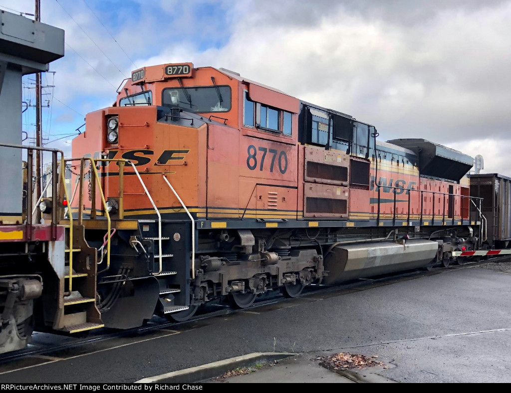 BNSF 8770